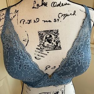 Victoria’s Secret Love cloud lace plunge bra, 36DDD, NWOT